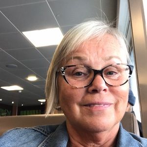 Meet your Posher, Sharon